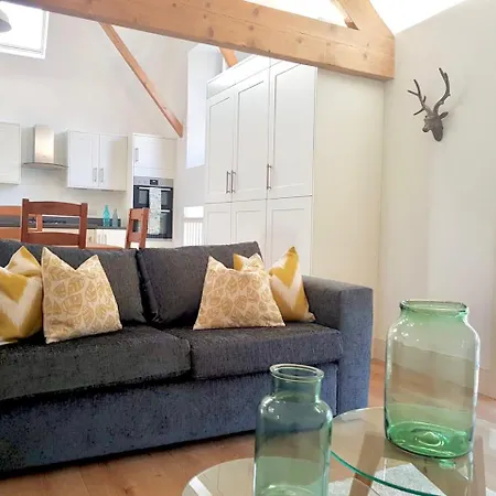 The Loft, Lake Road *