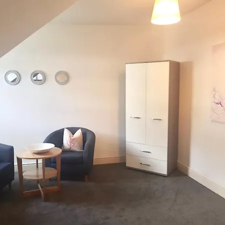 The Loft, Lake Road *